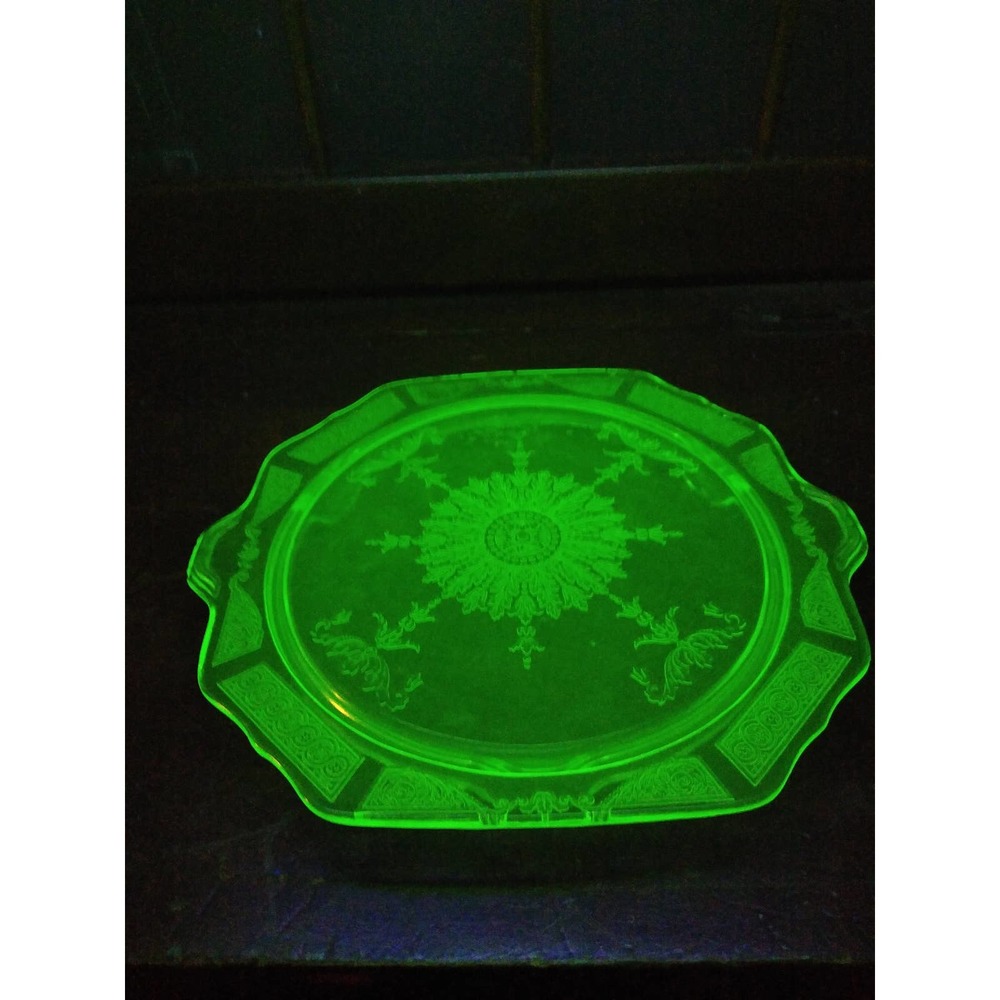 Anchor Hocking princess uranium glass footed cakeplate